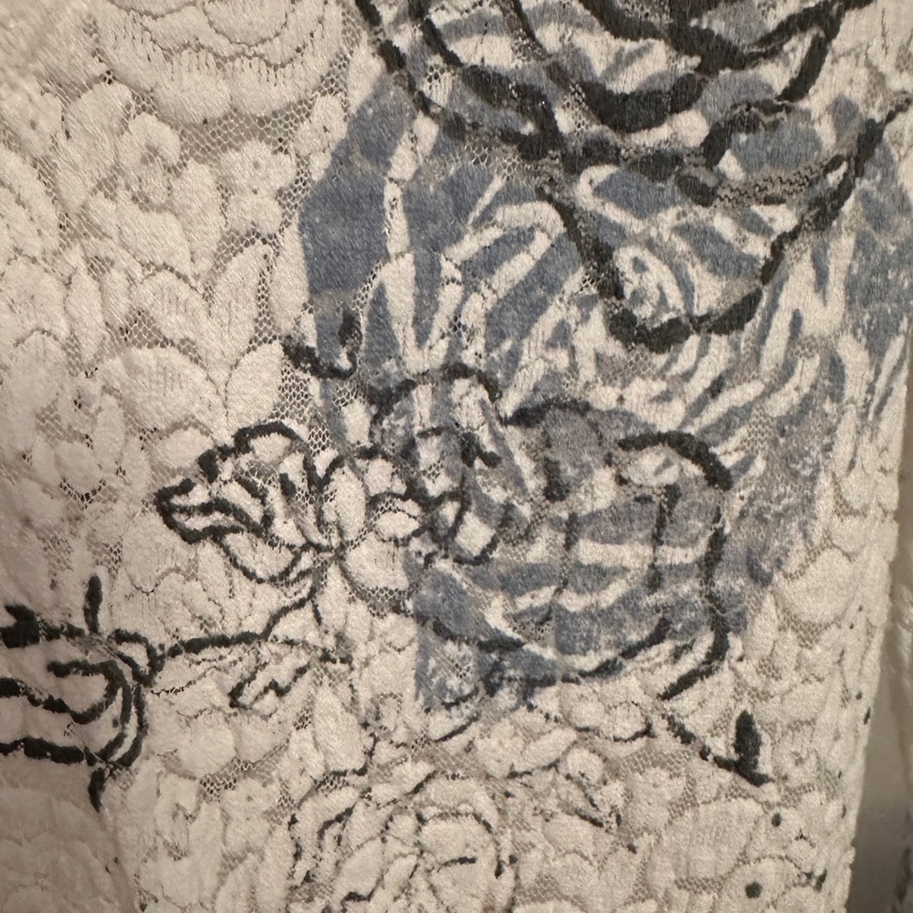 T Party Lace Top - Picture 6 of 7